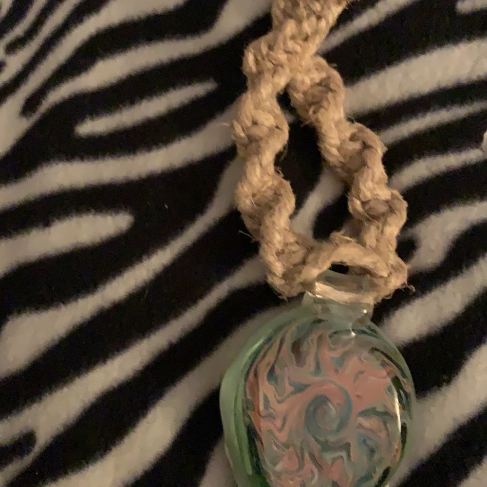 Grateful Dead VW hemp glass necklace pendant - Picture 2 of 3